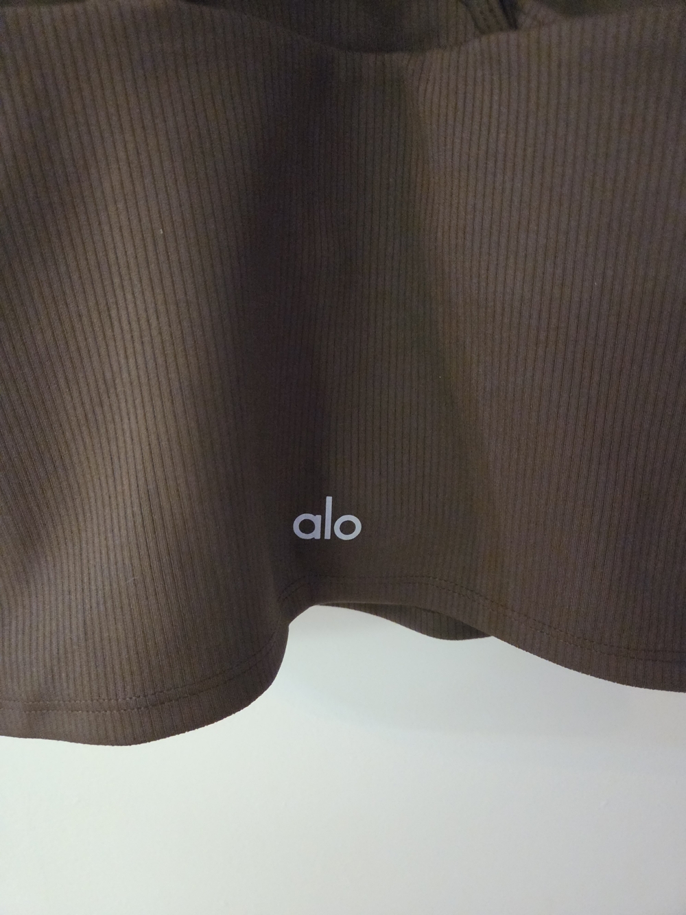 Alo Brown Activewear Set With Crisscross Back - Picture 5 of 12